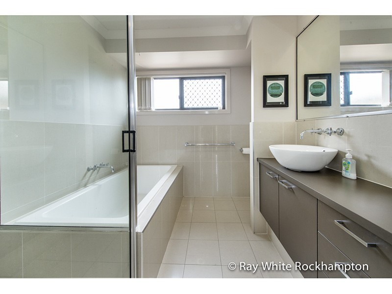 10 Cunningham Court, Gracemere QLD 4702