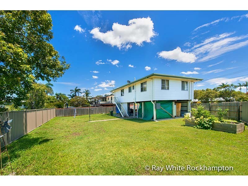 16 Schwarten Street, Kawana QLD 4701