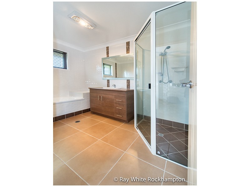 16 Mitchell Court, Gracemere QLD 4702