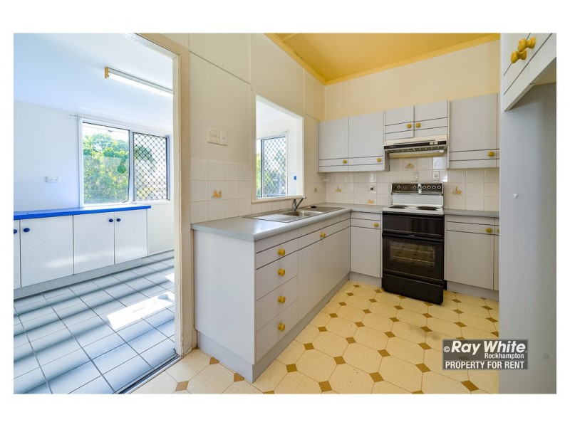 11 Thackeray Street, Park Avenue QLD 4701