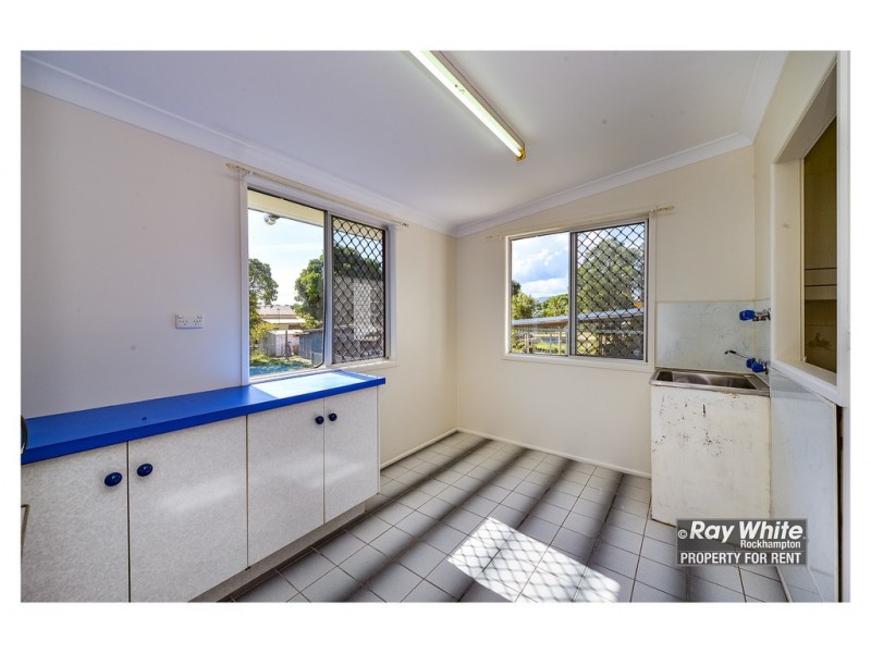 11 Thackeray Street, Park Avenue QLD 4701