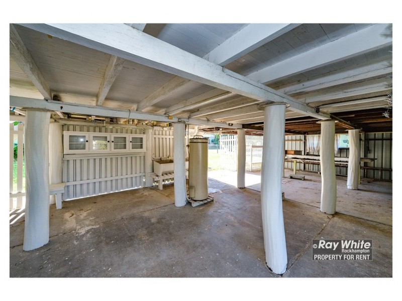 11 Thackeray Street, Park Avenue QLD 4701