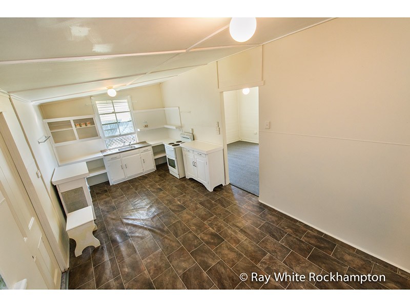 26 Lauga Street, Park Avenue QLD 4701