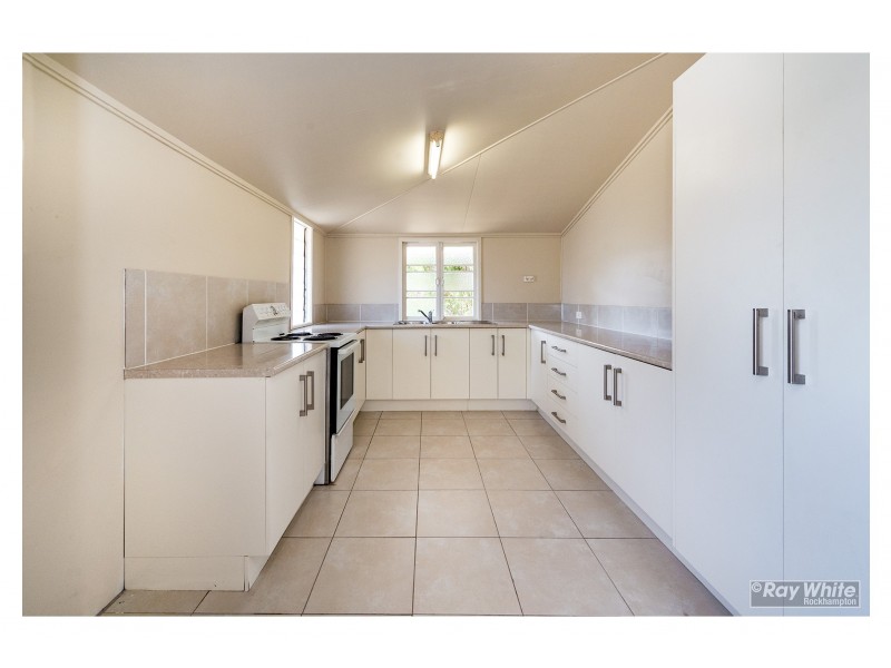 64 Main Street, Park Avenue QLD 4701