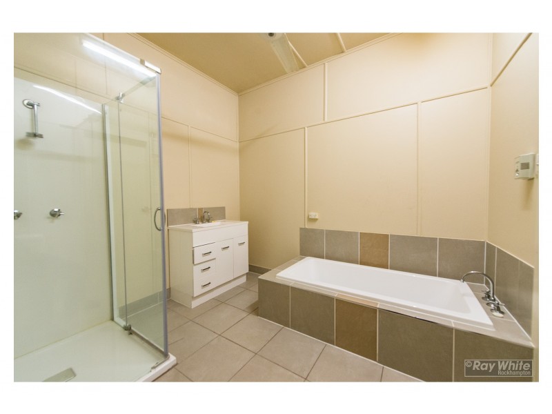 64 Main Street, Park Avenue QLD 4701