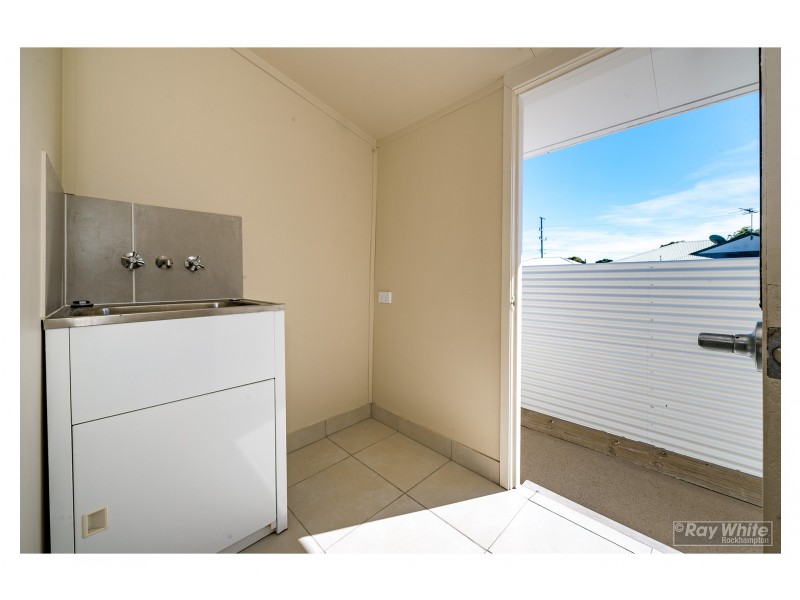 64 Main Street, Park Avenue QLD 4701