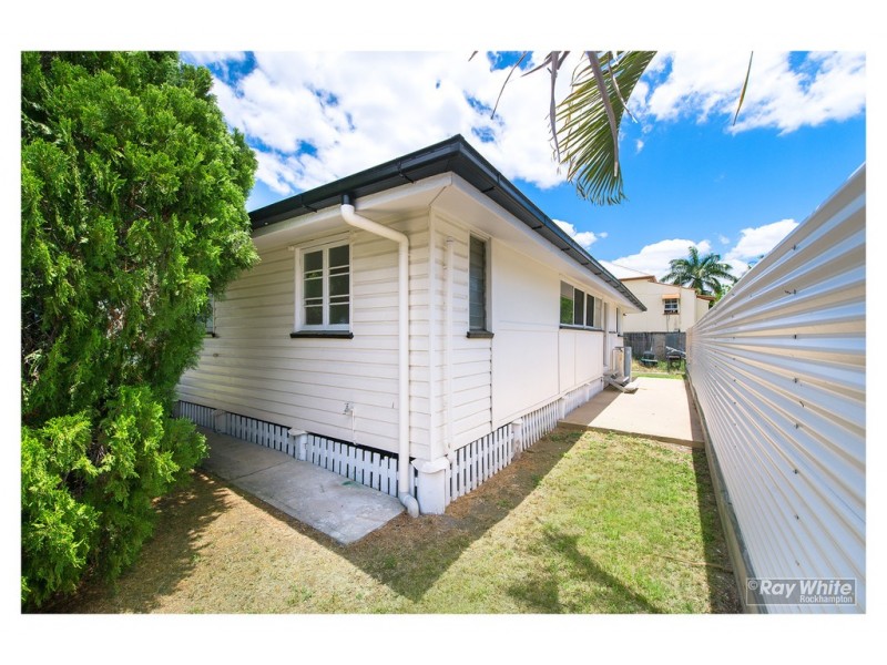 64 Main Street, Park Avenue QLD 4701