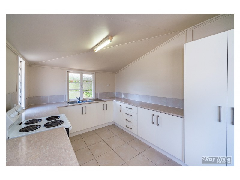 64 Main Street, Park Avenue QLD 4701