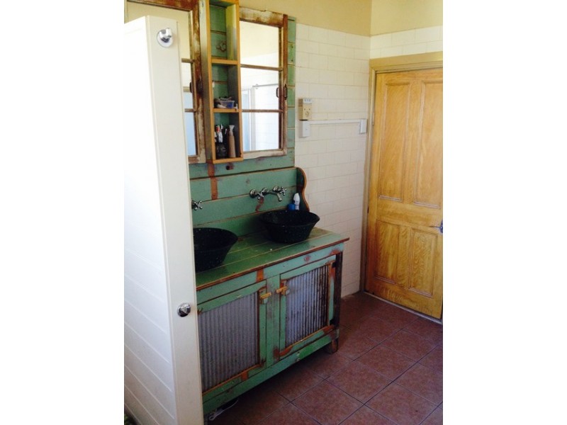 64 Separation Street, Allenstown QLD 4700