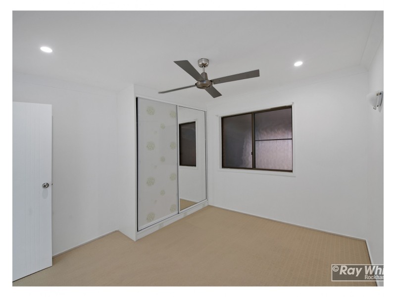 17 Hardy Avenue, Park Avenue QLD 4701