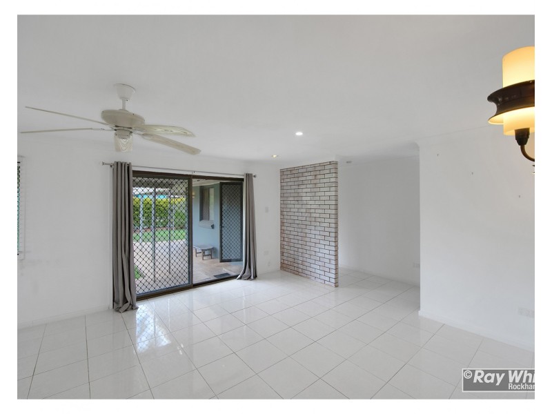 17 Hardy Avenue, Park Avenue QLD 4701