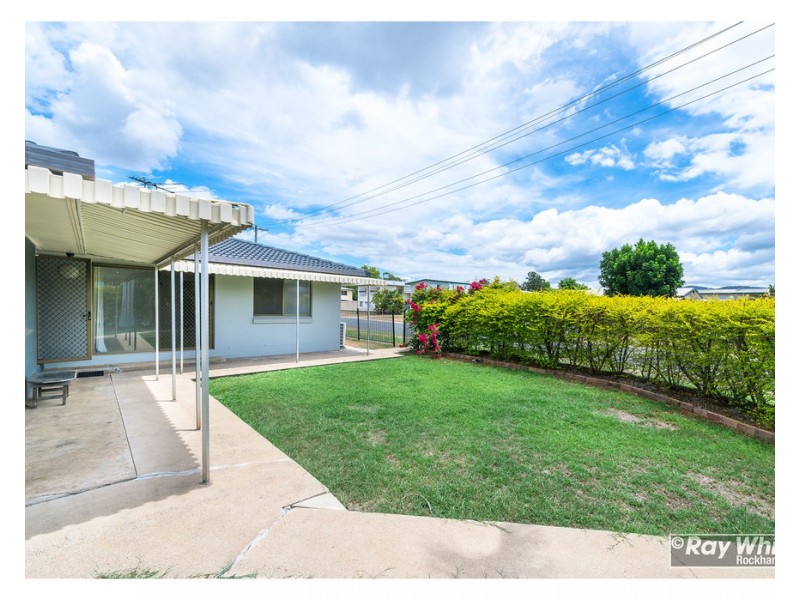 17 Hardy Avenue, Park Avenue QLD 4701