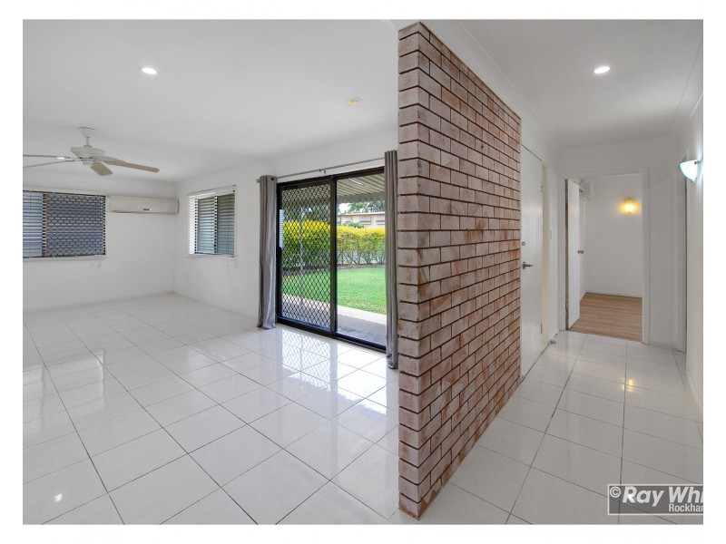 17 Hardy Avenue, Park Avenue QLD 4701