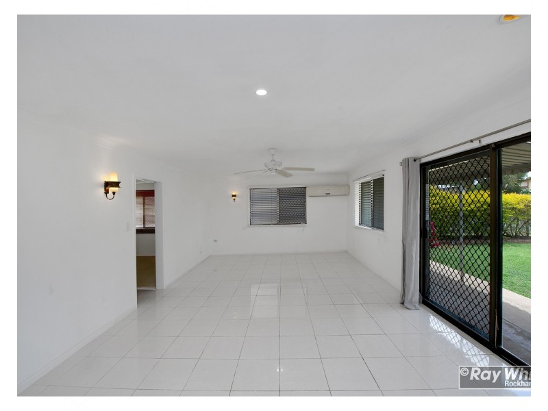 17 Hardy Avenue, Park Avenue QLD 4701