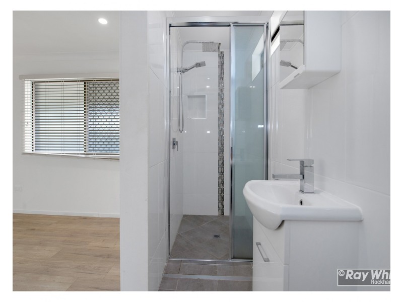 17 Hardy Avenue, Park Avenue QLD 4701