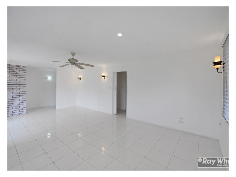 17 Hardy Avenue, Park Avenue QLD 4701