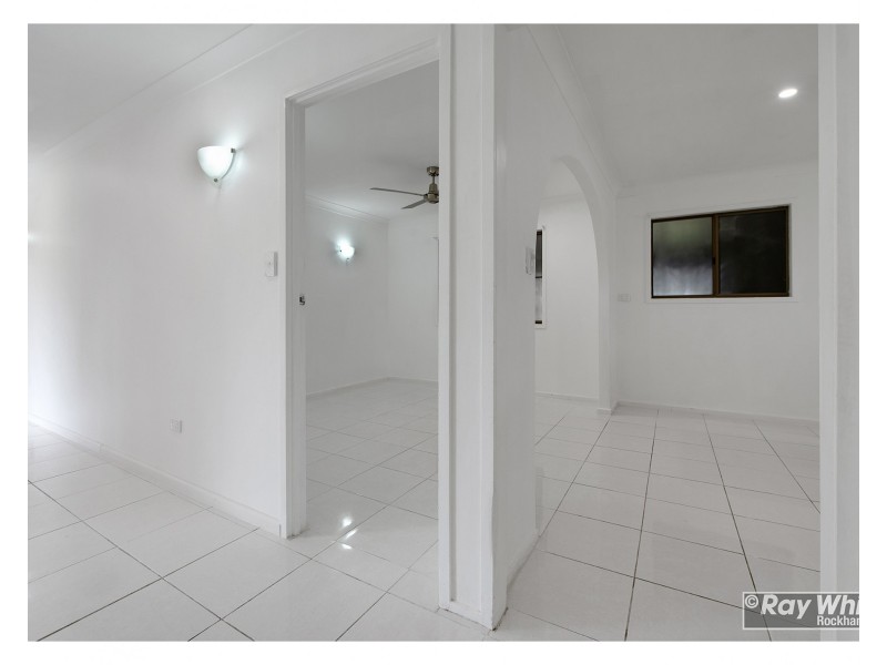 17 Hardy Avenue, Park Avenue QLD 4701