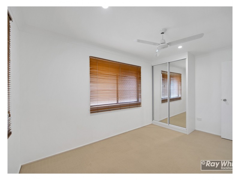 17 Hardy Avenue, Park Avenue QLD 4701