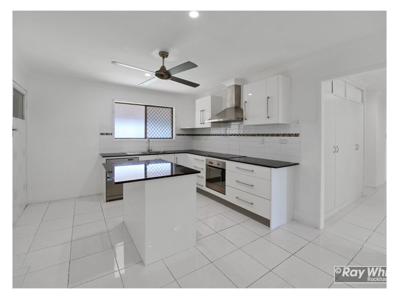 17 Hardy Avenue, Park Avenue QLD 4701