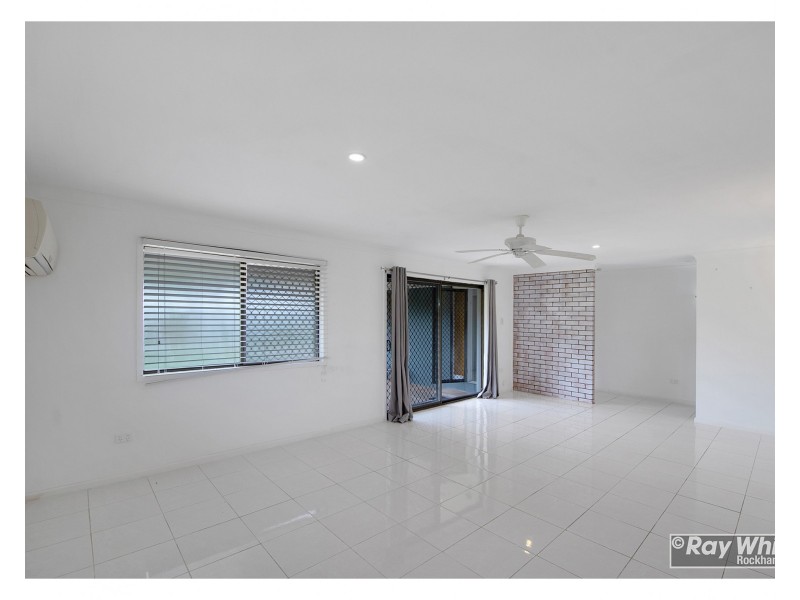 17 Hardy Avenue, Park Avenue QLD 4701