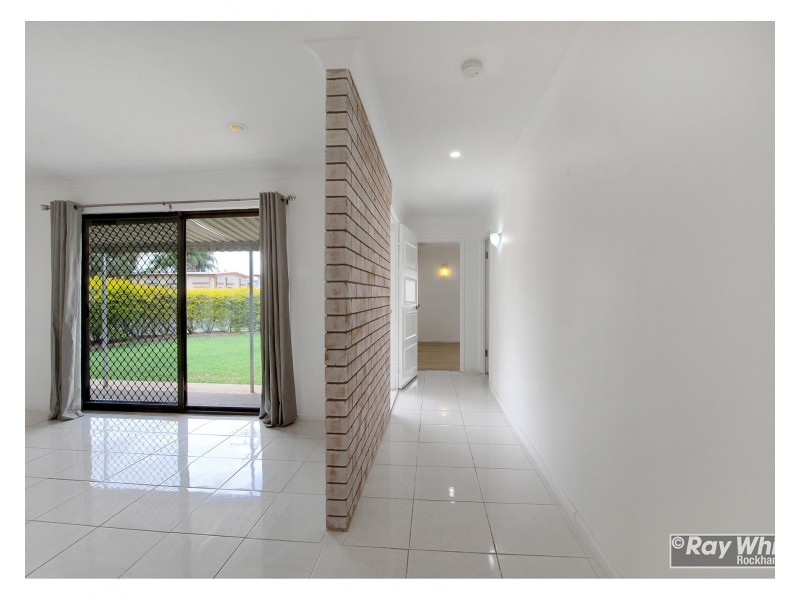 17 Hardy Avenue, Park Avenue QLD 4701