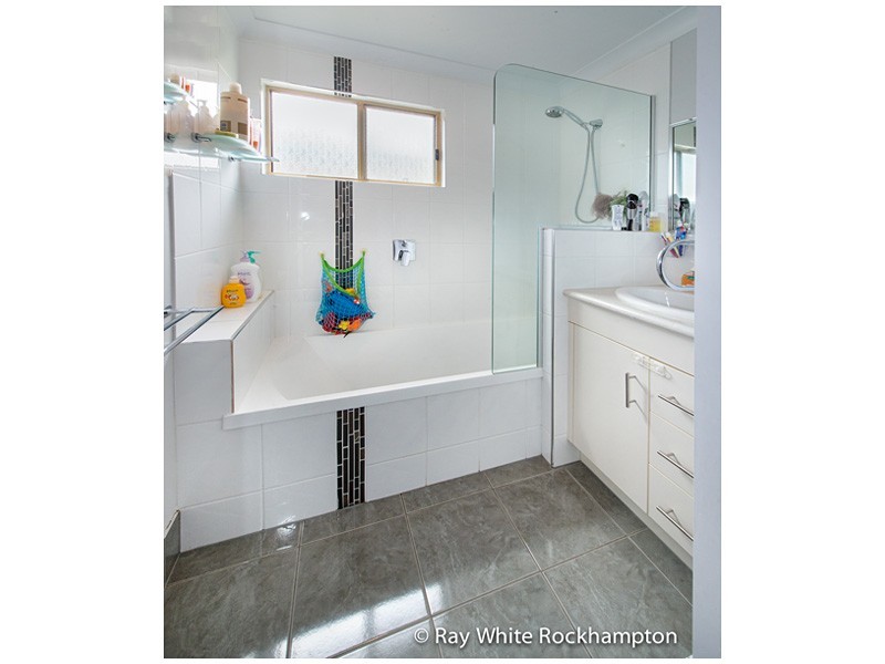 50 Wackford Street, Park Avenue QLD 4701