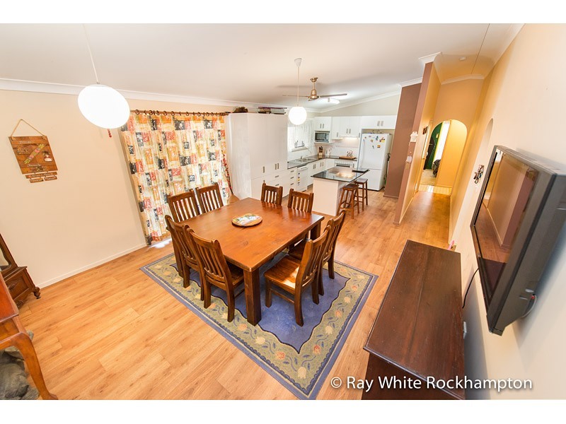319 Saunders Street, Koongal QLD 4701