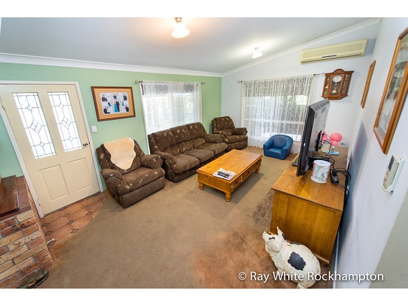 319 Saunders Street, Koongal QLD 4701