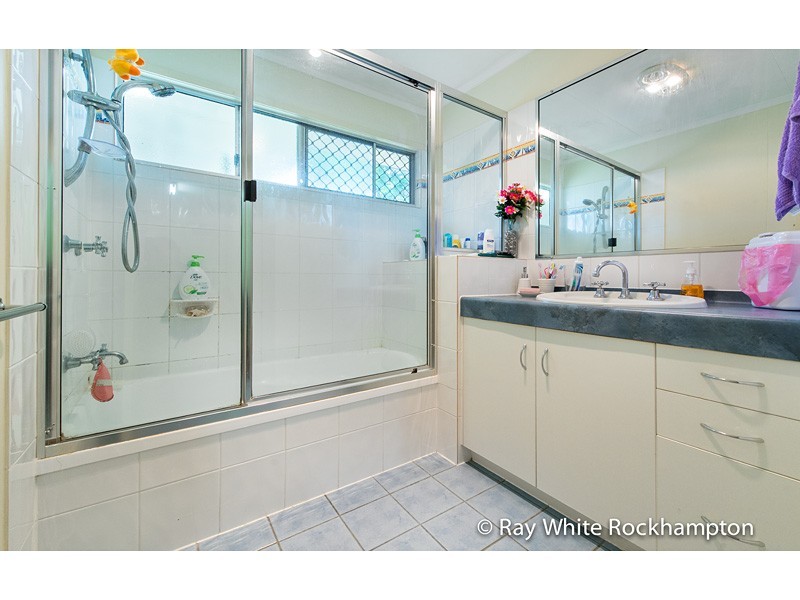 13 Davidson Street, Park Avenue QLD 4701