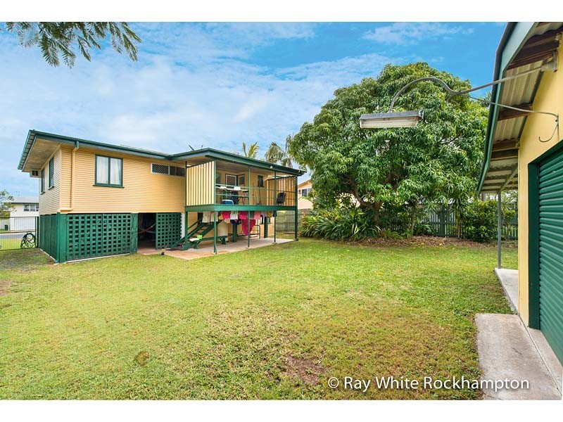13 Davidson Street, Park Avenue QLD 4701