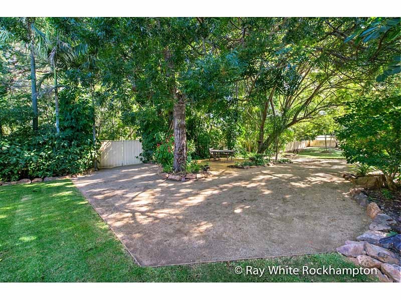 100 Park Street, Park Avenue QLD 4701