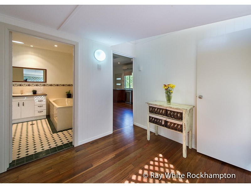 100 Park Street, Park Avenue QLD 4701