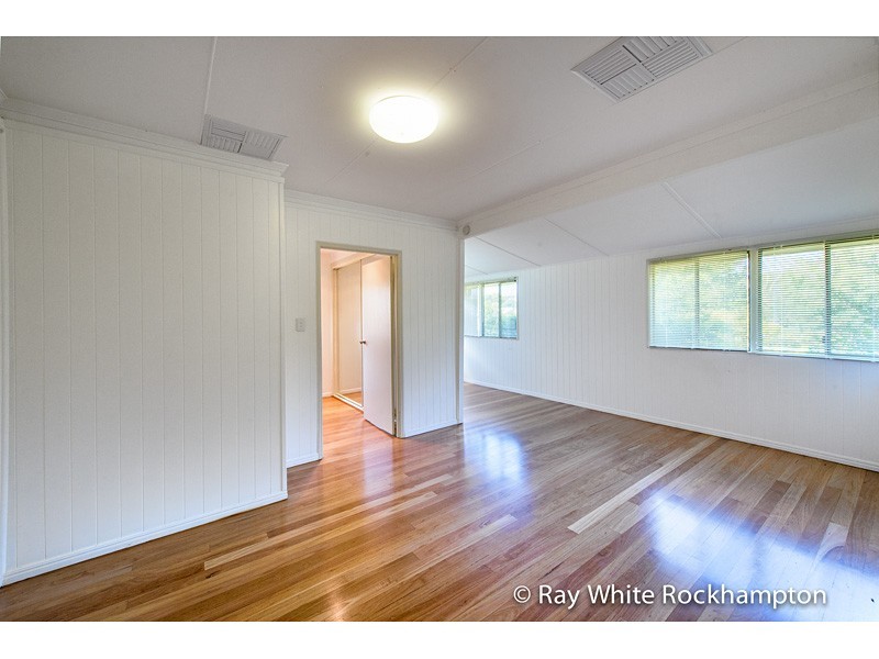 100 Park Street, Park Avenue QLD 4701