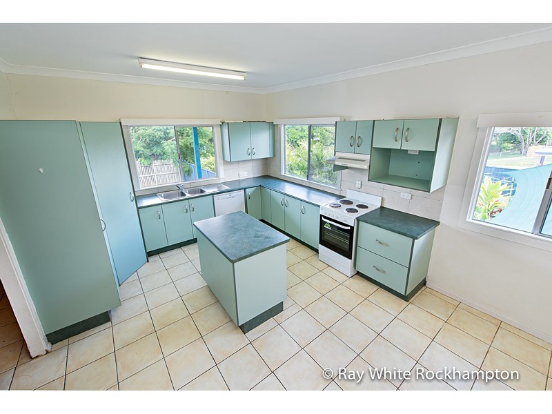 40 Lauga Street, Park Avenue QLD 4701
