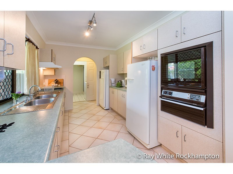 6 McRae Place, Frenchville QLD 4701