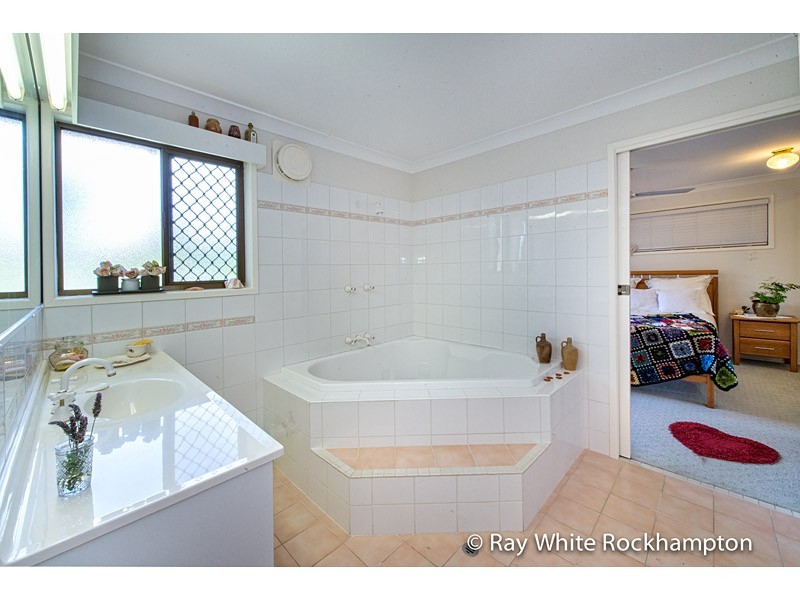 6 McRae Place, Frenchville QLD 4701