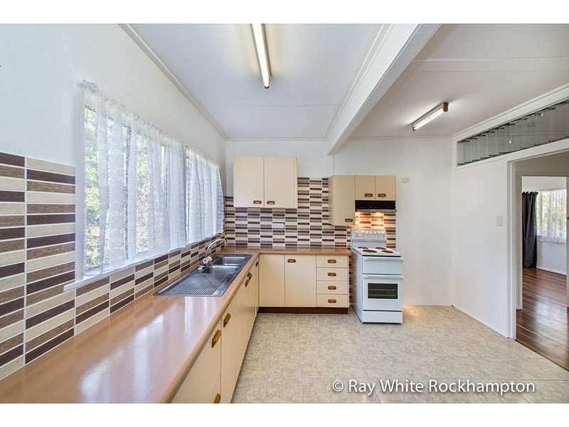128 Connor Street, Koongal QLD 4701