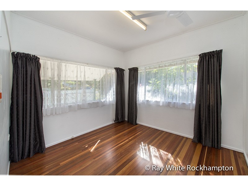 128 Connor Street, Koongal QLD 4701