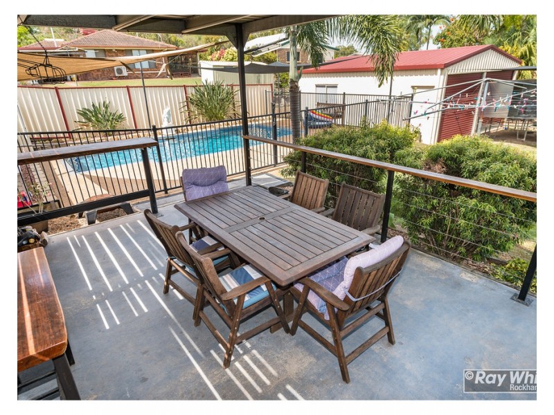 15 Sunrise Crescent, Gracemere QLD 4702