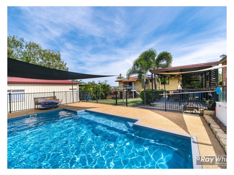 15 Sunrise Crescent, Gracemere QLD 4702