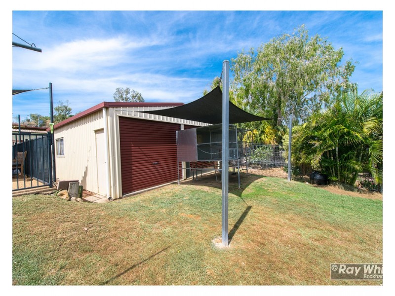 15 Sunrise Crescent, Gracemere QLD 4702