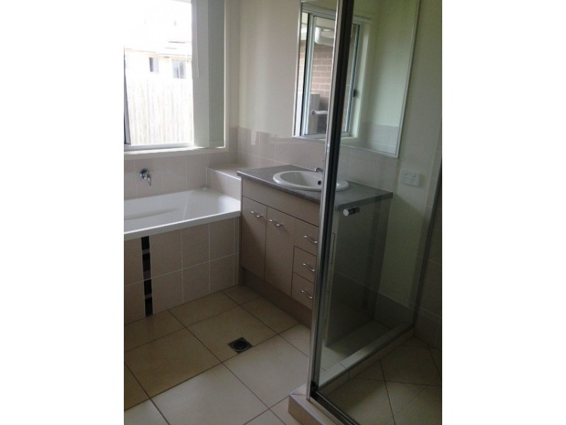 27 Govind Court, Gracemere QLD 4702