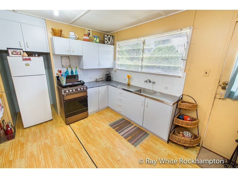 58 Alexandra Street, Park Avenue QLD 4701