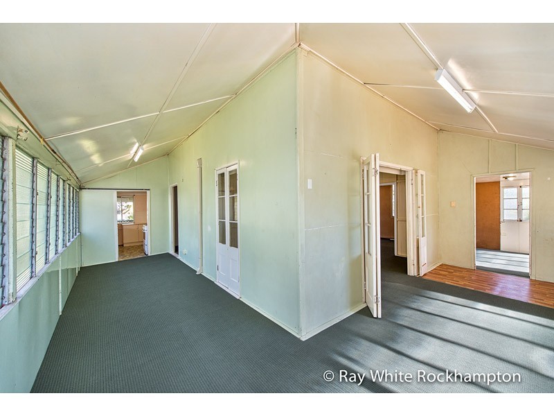 16 Armstrong Street, Berserker QLD 4701