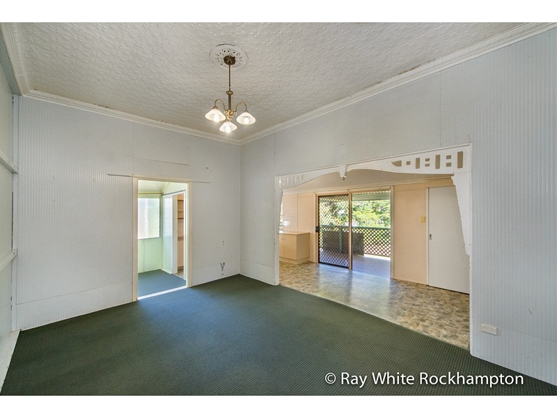 16 Armstrong Street, Berserker QLD 4701