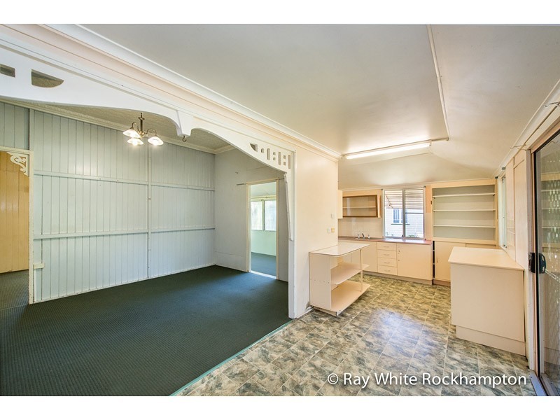 16 Armstrong Street, Berserker QLD 4701
