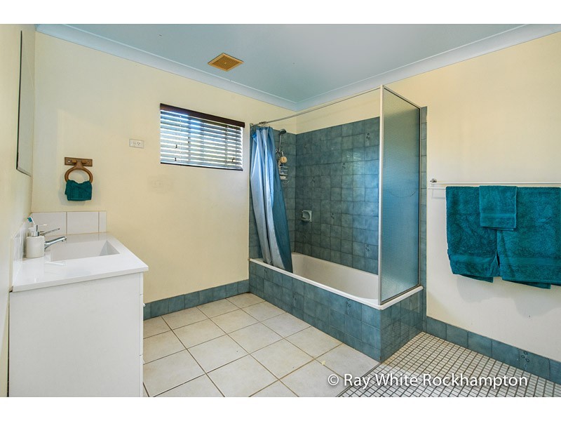 13 Barker Street, Kawana QLD 4701