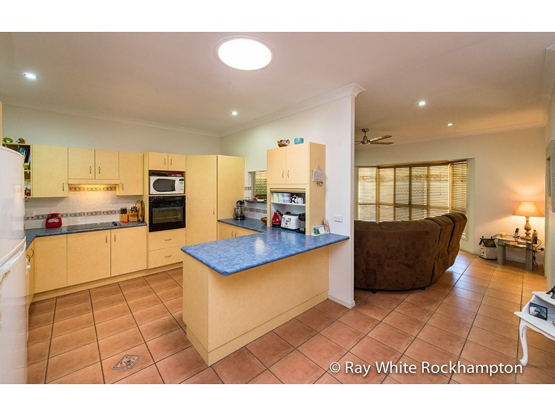 119-121 Angela Road, Rockyview QLD 4701