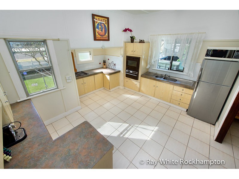 389 Rhodes Street, Koongal QLD 4701