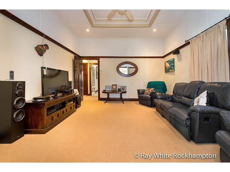 389 Rhodes Street, Koongal QLD 4701